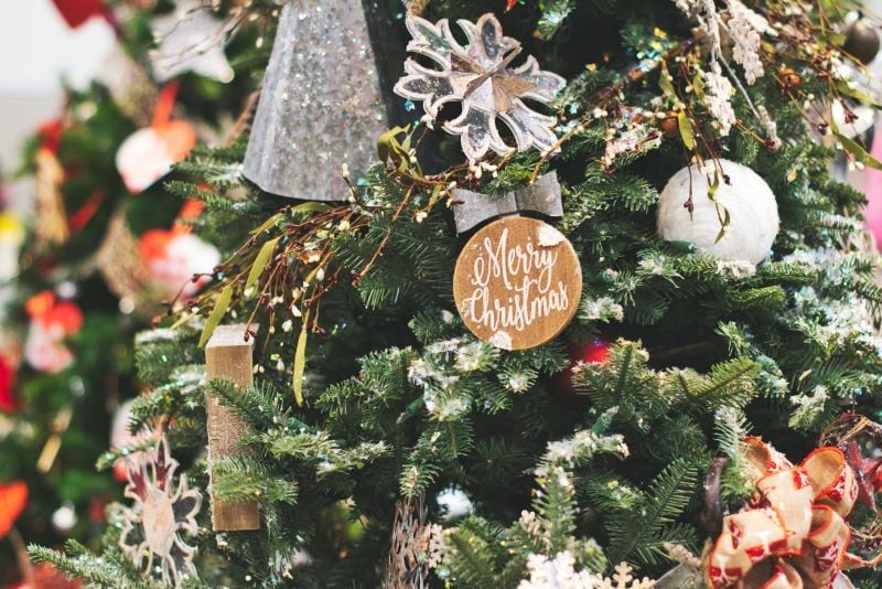 Deck the Halls with Artificial Christmas Wreaths and Garlands that Look Alive